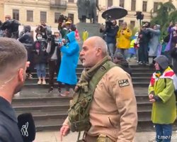 На митинге в Тбилиси избили добровольца ВСУ, который помогал освобождать Бучу (видео)