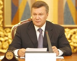 Янукович поручил Азарову проработать вопрос ОСМД