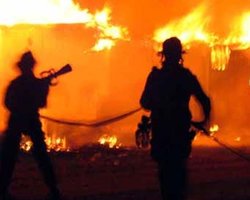 Грузия в огне. Возле Тбилиси сгорели 50 домов
