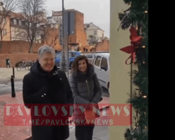 На тлі повідомлень про арешт: Порошенко радісно гуляє з дружиною Варшавою (відео)