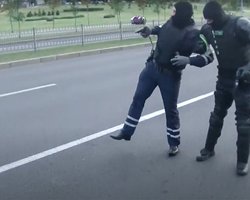 В Беларуси еще два наезда на правоохранителей, один госпитализирован
