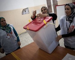 На первых за 50 лет парламентских выборах в Ливии победили либералы