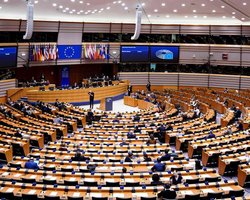 Агрессия РФ — преступление против мира: почему конфискация денег России законна