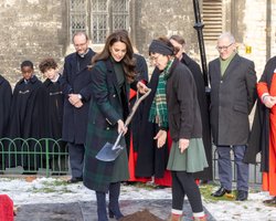 Кейт Міддлтон посадила дерево на честь покійної королеви Єлизавети ІІ (фото)