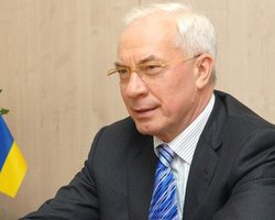 Перед встречей с Путиным Азаров посоветовался с крымчанами