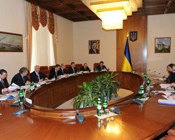 Кабмин и МВФ не договорились о тарифах и пенсиях, - СМИ