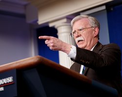 Болтон поставил ультиматум Путину