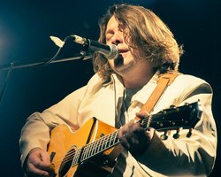 "Плач Еремии" поет в поддержку Порошенко на Михайловской площади