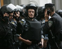 Милиция усилила охрану здания ЦИК