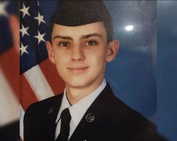 Заключил сделку: летчик признал вину в утечке документов США о контрнаступлении ВСУ, — CNN