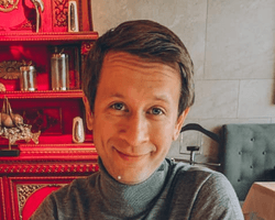 "На вы и шепотом": внук Богдана Ступки поссорился с украинцами, которые обвинили его в побеге за границу