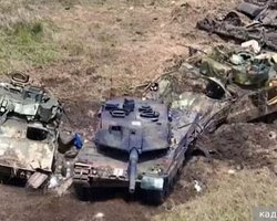 "Колонны бронетехники ВСУ": в РФ показали кадры уничтожения своих танков в Курской области (видео)