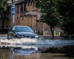 "Ситуация катастрофическая": в Херсонской области россияне отбирают у людей гуманитарную помощь