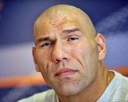 Валуев намерен вернуться в ринг в 2011 году