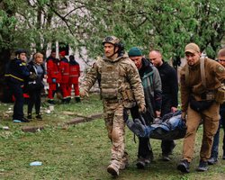 Россия атаковала Чернигов тремя ракетами: все подробности обстрела (фото)