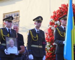 Во Львове хоронят Андрея Парубия: на прощание собрались нардепы и политики (видео)