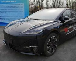 Запас ходу — 1000 км: преміальний конкурент Tesla з Китаю отримав проривну батарею (фото)