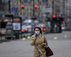 Осенняя "Дельта". Какие меры нужно принять и чего опасаться накануне четвертой волны коронавируса