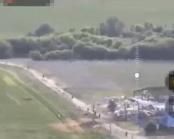 Ставка на швидкість і масовість: українські десантники рознесли велику мотоколону росіян (відео)