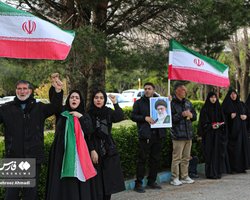 В Ірані люди вибудувалися в живі щити довкола електростанцій та мостів: чекають дій Трампа