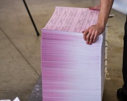 На Винничине сожгли 17 тысяч бюллетеней для местных выборов