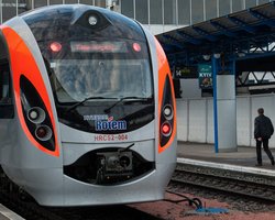 В Украине может существенно подорожать проезд в поездах Hyundai, - СМИ