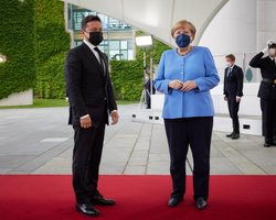 От Байдена все зависит. Почему встреча Зеленского и Меркель не принесла результатов