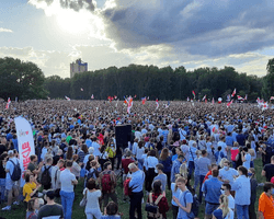 На митинг оппозиции в Минске собралось  63 тыс. человек, – центр "Весна"