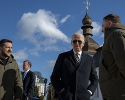 Визит Байдена в Киев был тайно согласован с Кремлем, — Associated Press