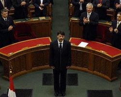 Новоизбранный президент Венгрии не приедет на саммит в Крым