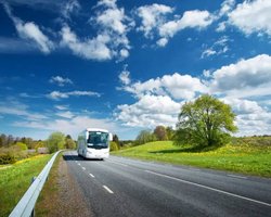 Паливо за ціною золота: у скільки обійдеться поїздка з України в Європу на авто і чому автобус став вигіднішим у два рази