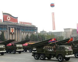 В КНДР продемонстрировали на параде новую ракету