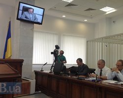 Кириченко отказался отвечать на вопросы защиты Тимошенко. В допросе объявлен перерыв