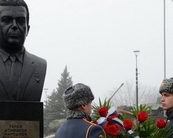 В Донецке боевики открыли бюст Иосифу Кобзону