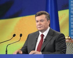 Янукович требует показательного наказания виновных в преступлении во Врадиевке