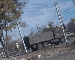 "Бойницы в заборах и РЭБ": ВС РФ продолжают строить военные базы в Мариуполе (фото)