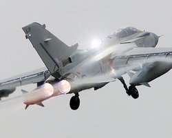 Британcкие истребители нанесли первый удар по позициям ИГ в Сирии