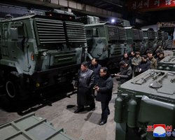 "Подарунки" від КНДР: РФ отримала 200 далекобійних гармат і багато снарядів, — розвідка Сеула