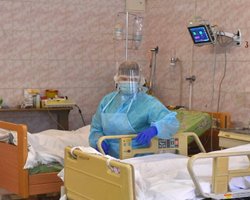 Статистика коронавируса на 13 апреля: умерли 457 человек, Киев лидирует по новым случаям