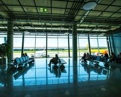 Никогда так не делайте: эти 10 вещей выдают невоспитанного человека в самолете