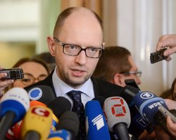 Рада назначила премьером Яценюка 