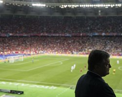 Как политическая элита на футбол ходила