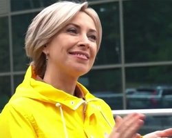 Новый ролик Верещук: кандидат в мэры в желтом дождевике преследует молодого киевлянина