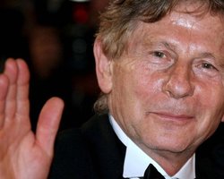 Полански может еще год провести под домашним арестом