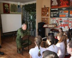 Готовят к войне: школьников в Крыму с 1 сентября отправят на курсы военной подготовки