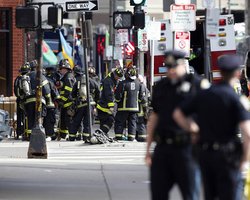 ФБР склоняется к исламистской версии взрывов в Бостоне - источник