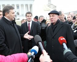 Предпринимателей пригласили к Азарову