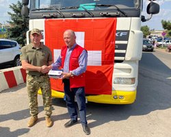 Швейцария подарила Украине 1,5 млн экспресс-тестов на коронавирус (фото)