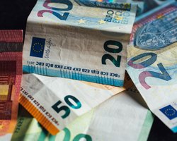 Курс валют на 19 лютого: яка вартість долара та євро