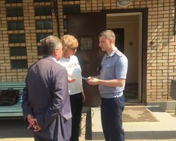 Денисову четвертый день не пускают к украинским политзаключенным в России, - Геращенко